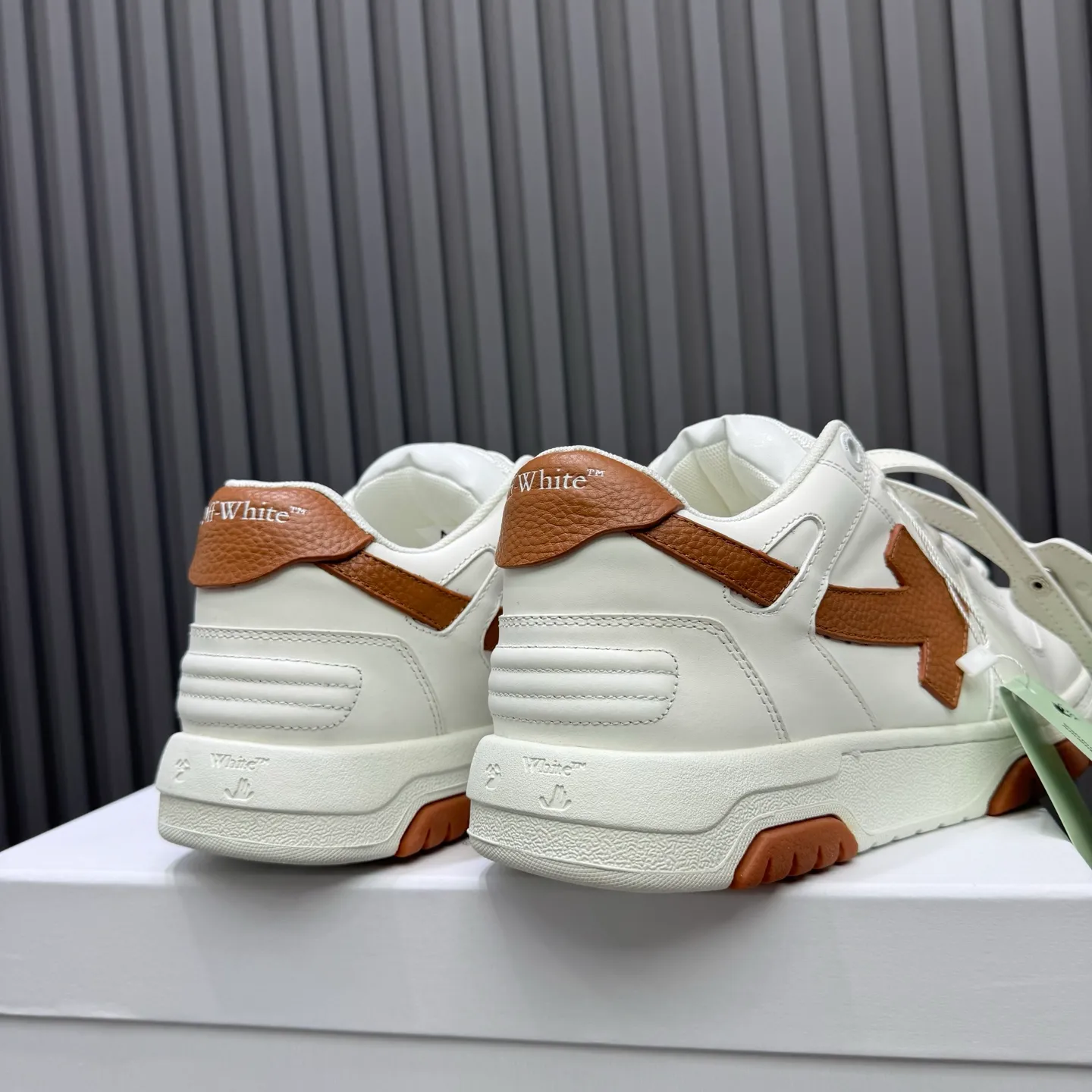 P620 OFF WHITE⚡️Couple model⚡️35-40 women’s model 39-46 men’s model